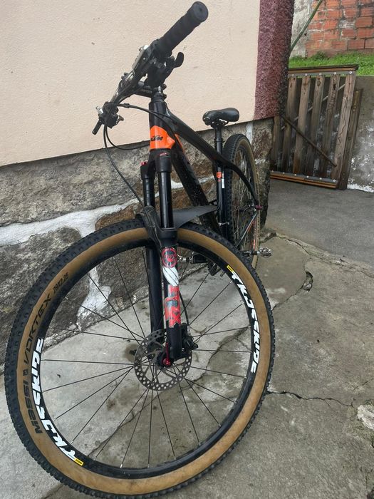 Bicicleta ktm carbono