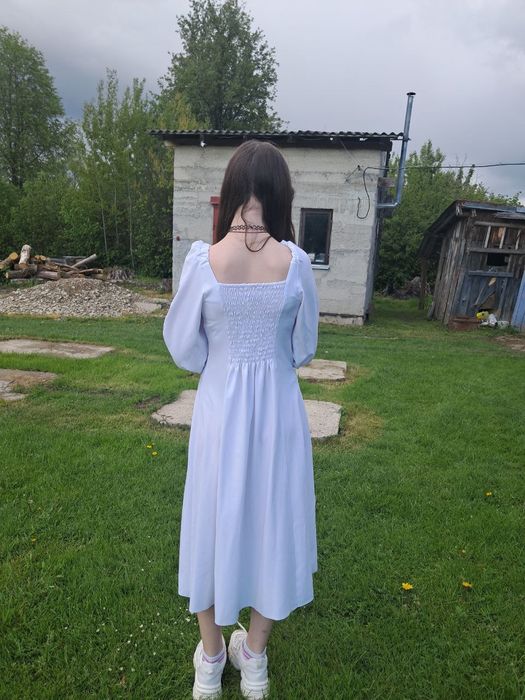 Біле плаття міді