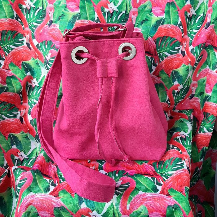 Torebka bucket bag imitacja zamszu róż flamingi