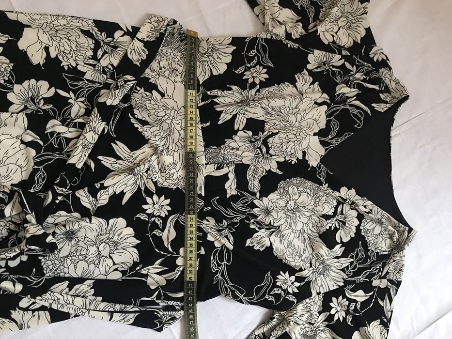 Sukienka używana -czarno-biala