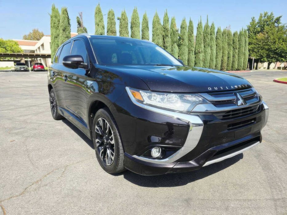 Mitsubishi Outlander PHEV      2018
