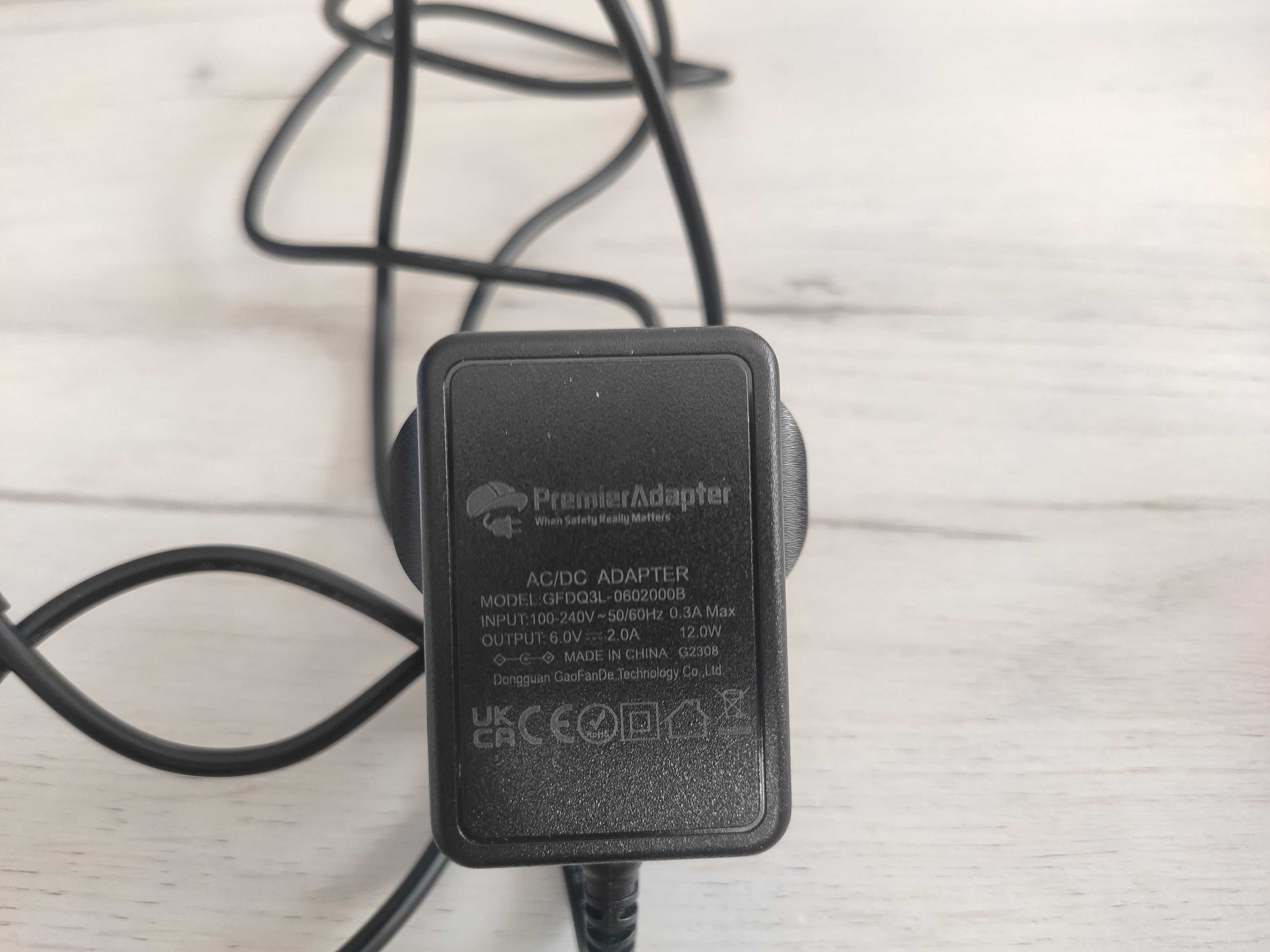 Zasilacz uniwersalny 6V 2A DC 2.1x5.5 230V adapter 4x1,8 do pasków LED