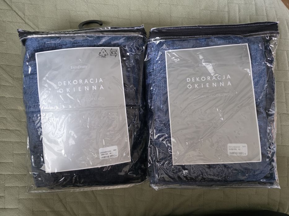 Zasłona przyciemniająca EUROFIRANY 140×240cm granatowa połyskująca