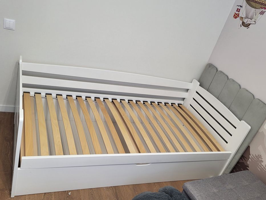 Продам ліжко без матрасу