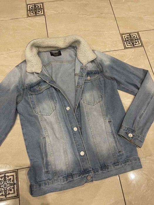 Продам чоловічу джинсову куртку розміру  S-M