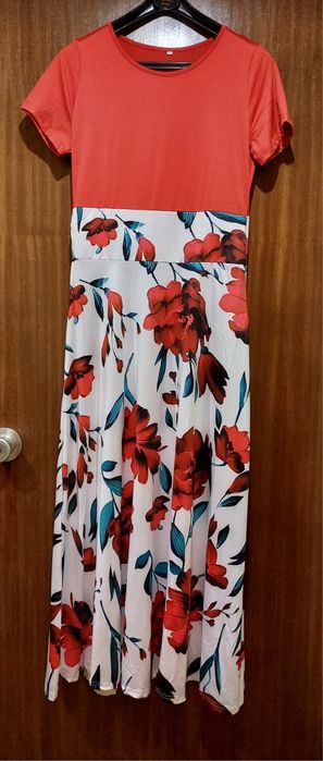 Vestido estampado com gola redonda