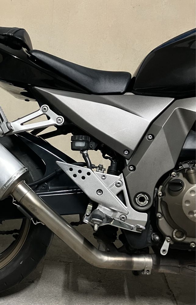 Z750 Kawasaki -com revisão geral à poucos Kms