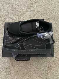 Jordan 1 Retro Low OG SP
Travis Scott Black Phantom 42