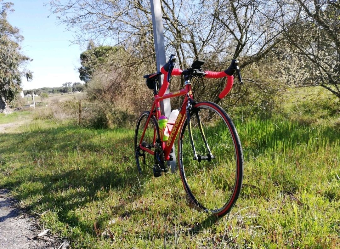 Bicicleta de estrada Cannondale caad3