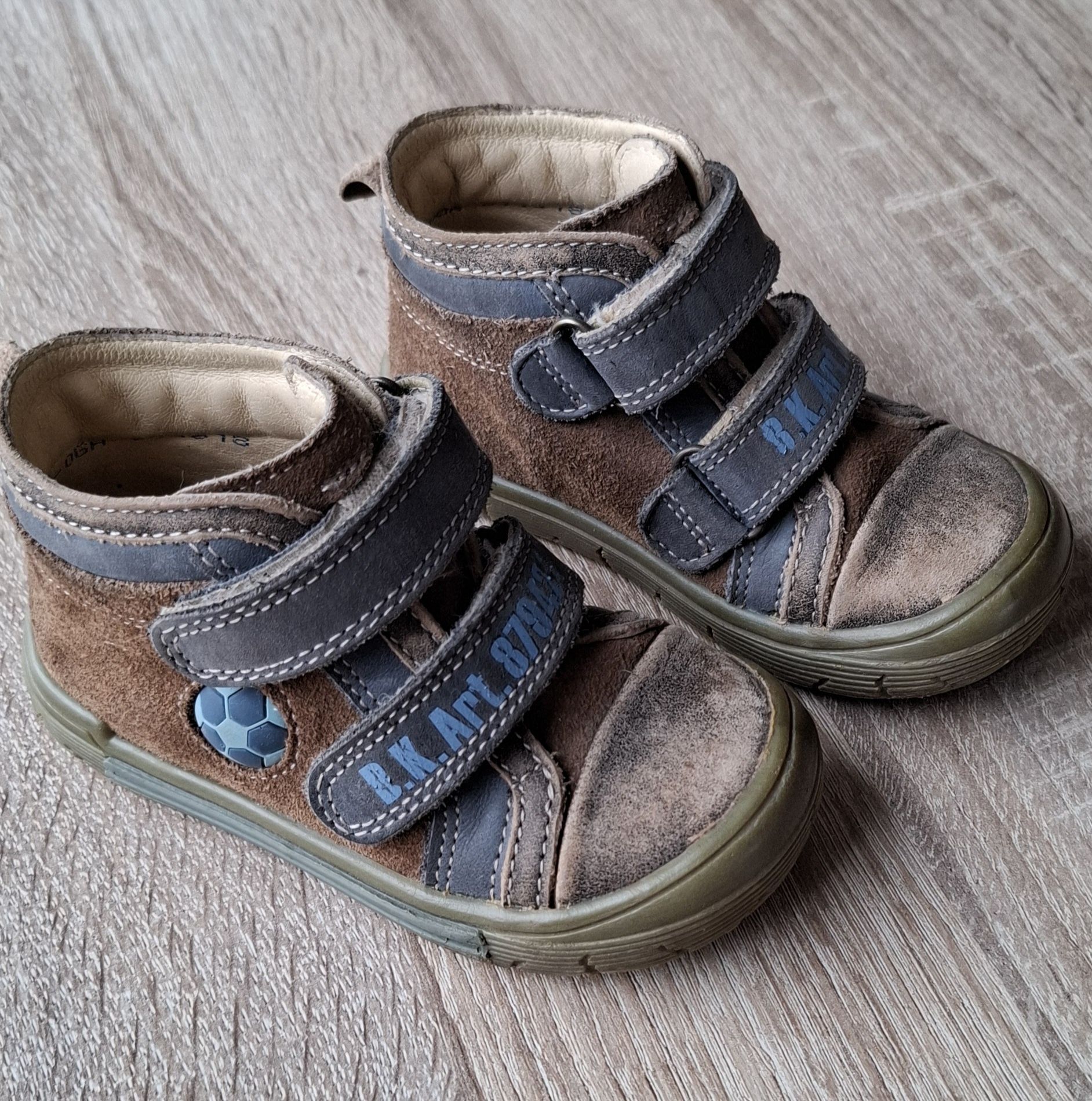 Buty dziecięce Bartek rozmiar 23 buciki chłopiec