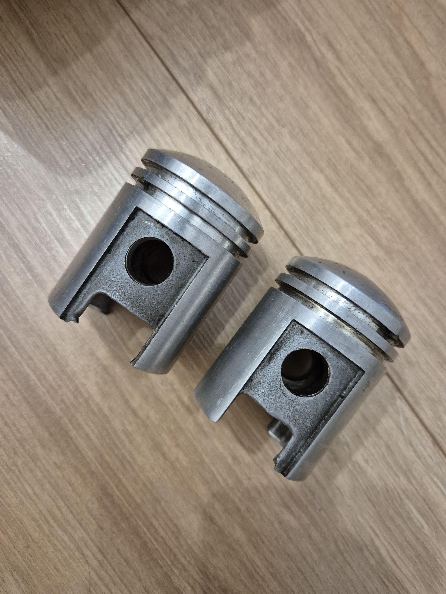 Cylinder fi 40 ZMD Dezamet + 2 tłoki + 4 pierścienie NOWY ROMET