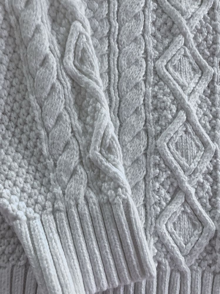 Piękny bialy sweterek Ralph Lauren rozm. 104