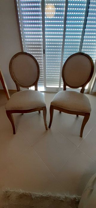 Conjunto de Jantar Completo – Mesa extensível + 2 Cadeiras + Banco
