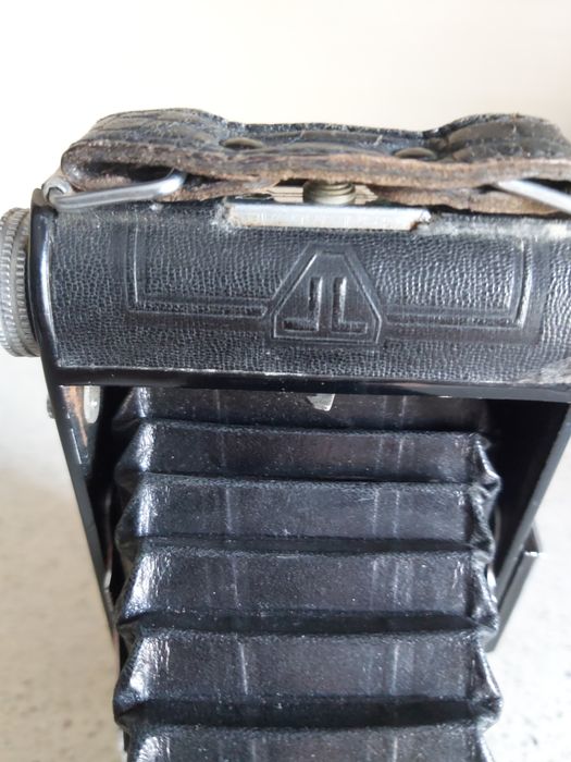 Máquina fotográfica de fole Lumirex Lumière