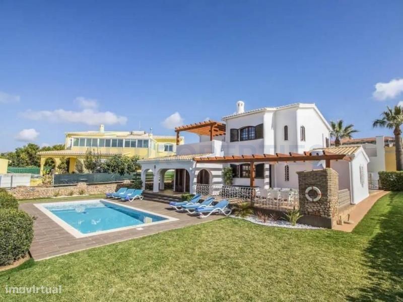 Moradia Isolada T4 próxima à praia da Galé