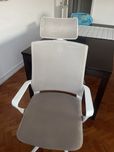 Cadeira de Escritório com Rodas e Apoios de Braço Teill