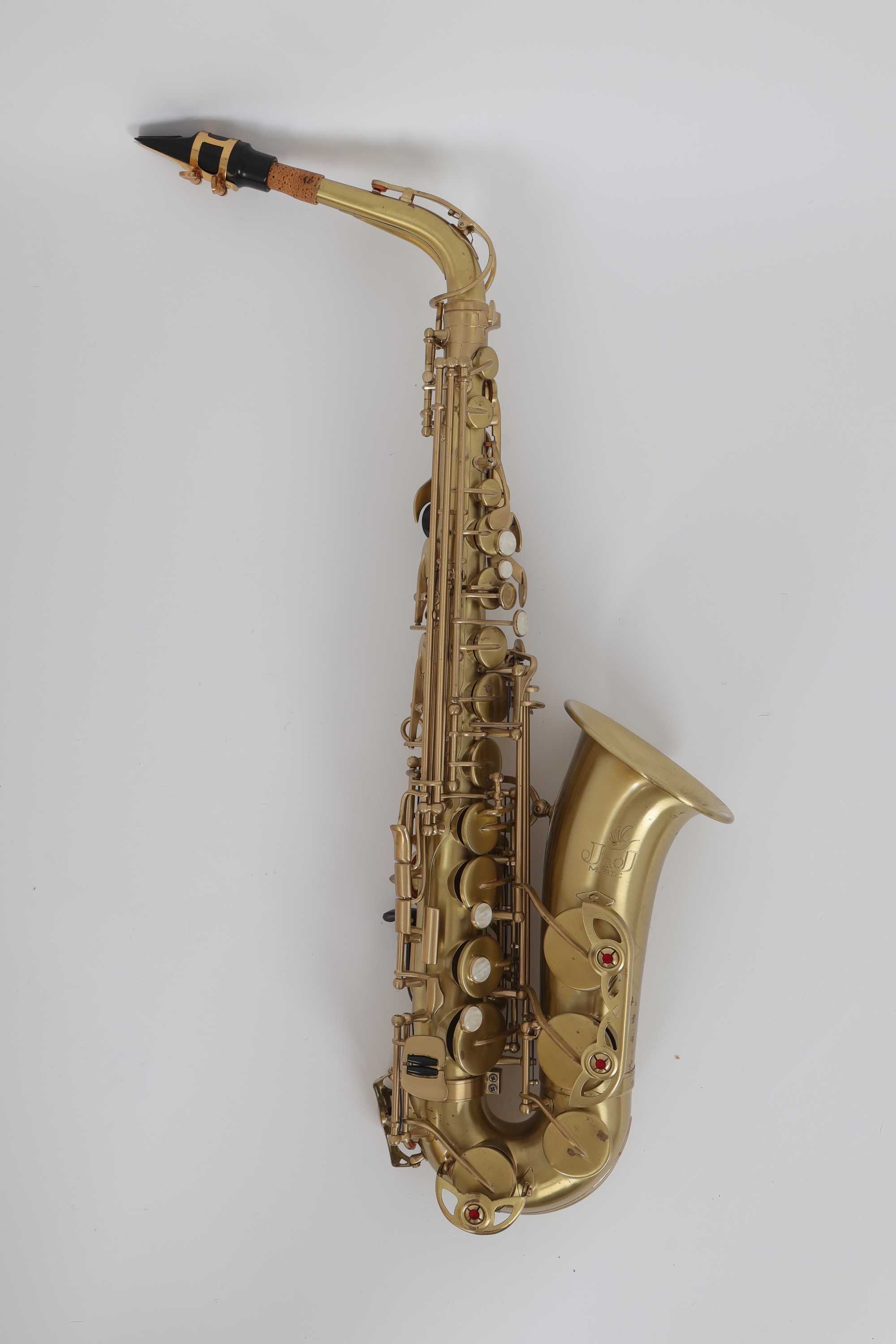 Saxofone Alto com estojo