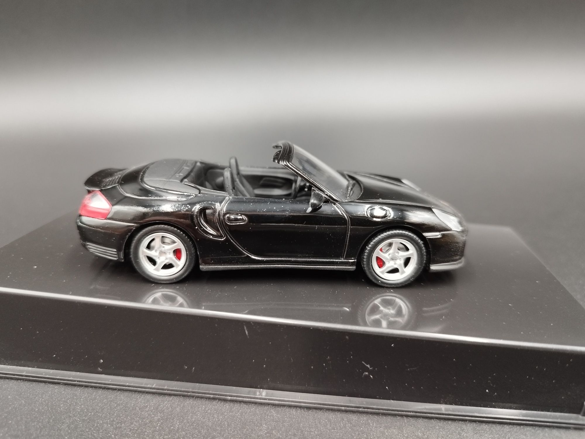 1:43 Joy city Porsche 911 Turbo  model nowy gablotka może mieć