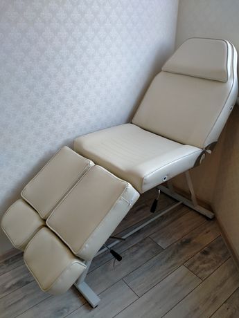 Кушетка- крісло для педикюру та косметологічних процедур