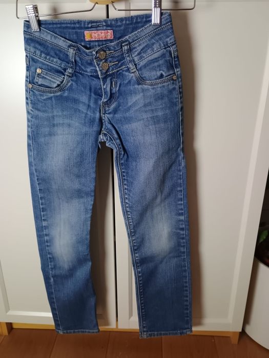 Jeansy rurki z kieszeniami