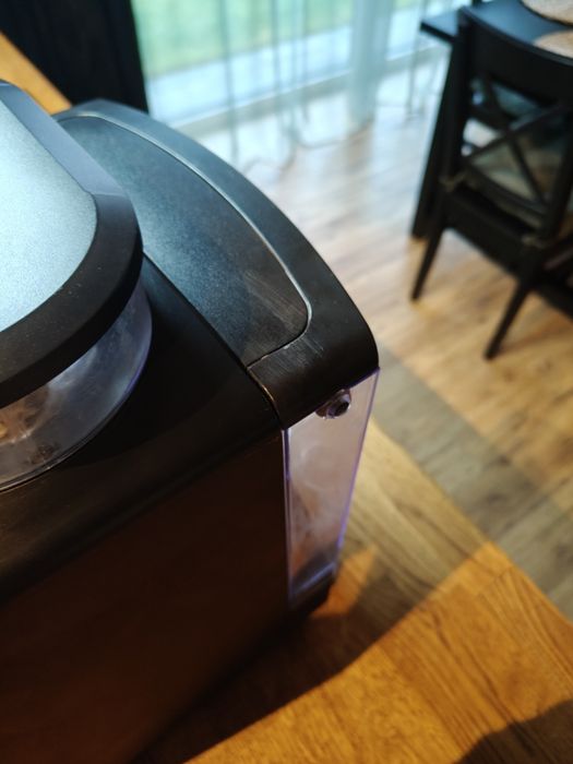 Ekspres Krups Essential EA8108 w kolorze czarnym