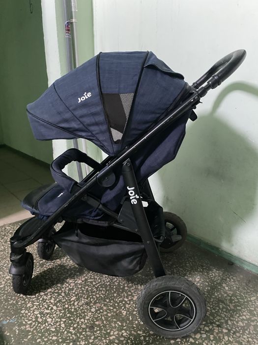 Прогулянкова коляска Jole