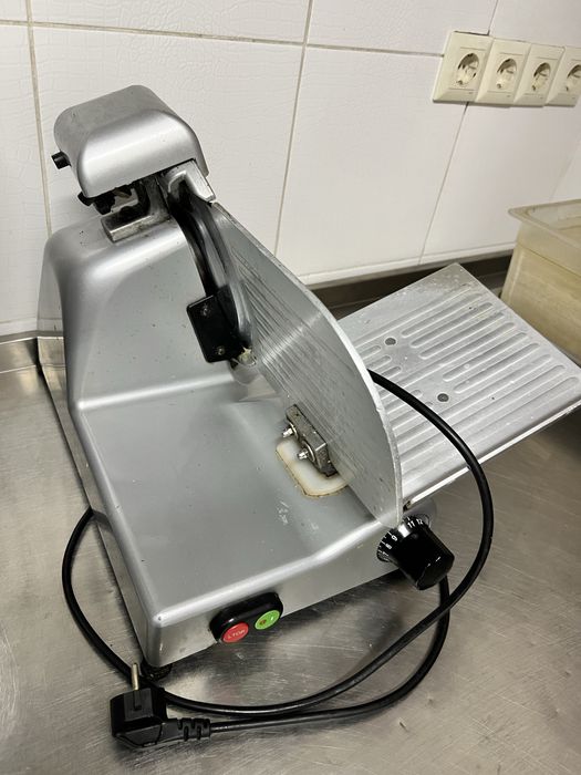 Слайсер б/у електрический