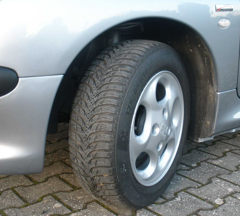 Peugeot 206. Poucos kms. Impecável. Comprove