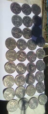 Colecção de 33 moedas cuproníquel em bom estado e a bom preço.