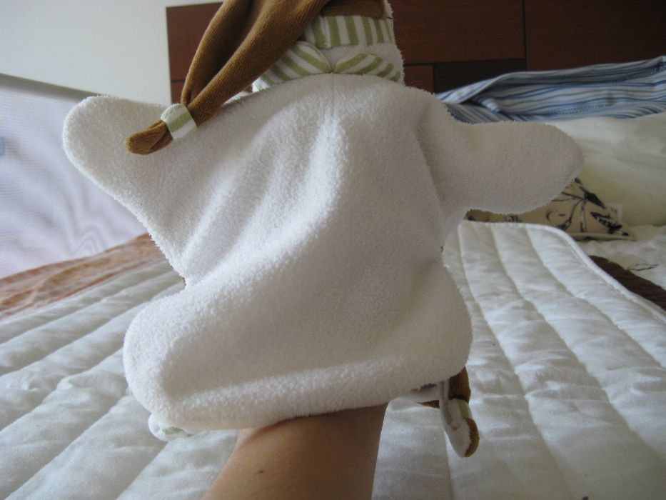 DouDou que faz de fantoche