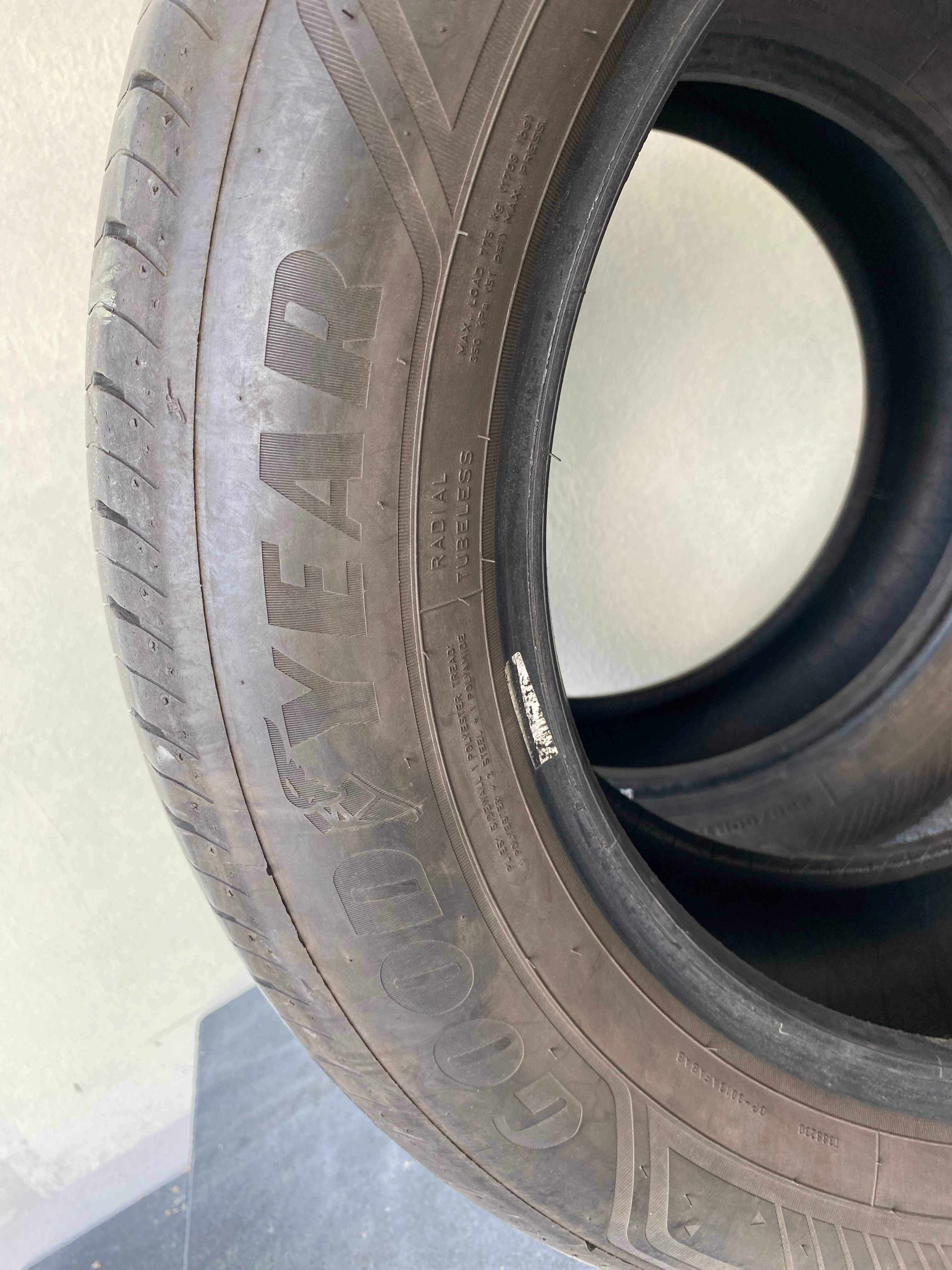 225/60R17 Goodyear EfficientGrip 2 SUV
