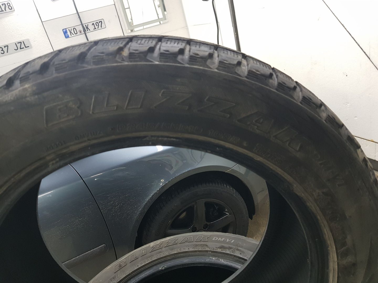 Bridgestone Blizzak 245/55R19 Зима