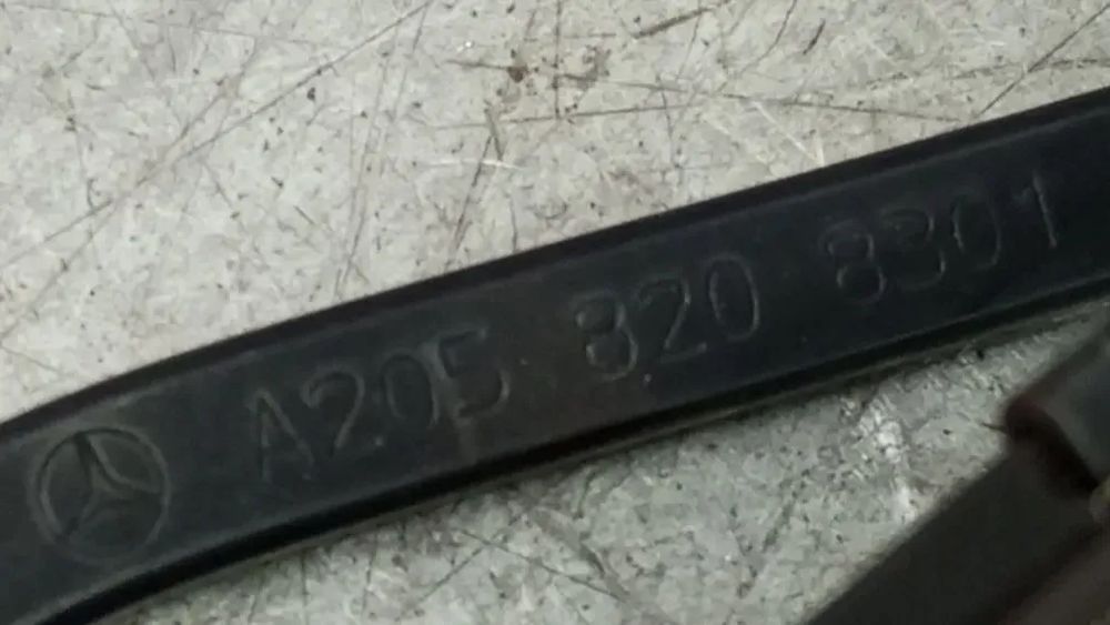 Haste / braço de escova limpa vidros frente esquerda MERCEDES-BENZ Cla