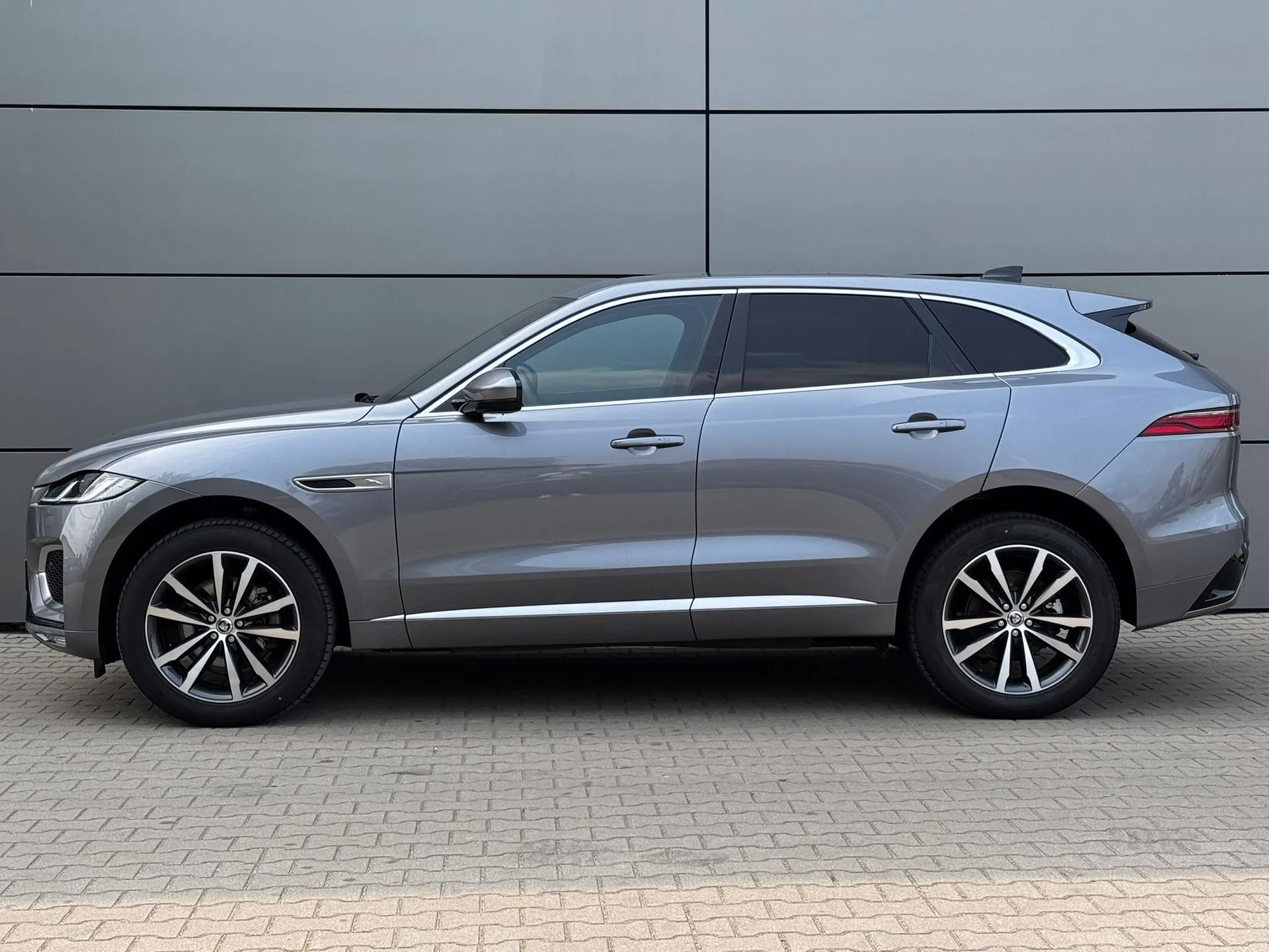 Jaguar F-Pace F-Pace 2.0D 204 PS AWD Auto R-Dynamic S / Demo dilera - od ręki