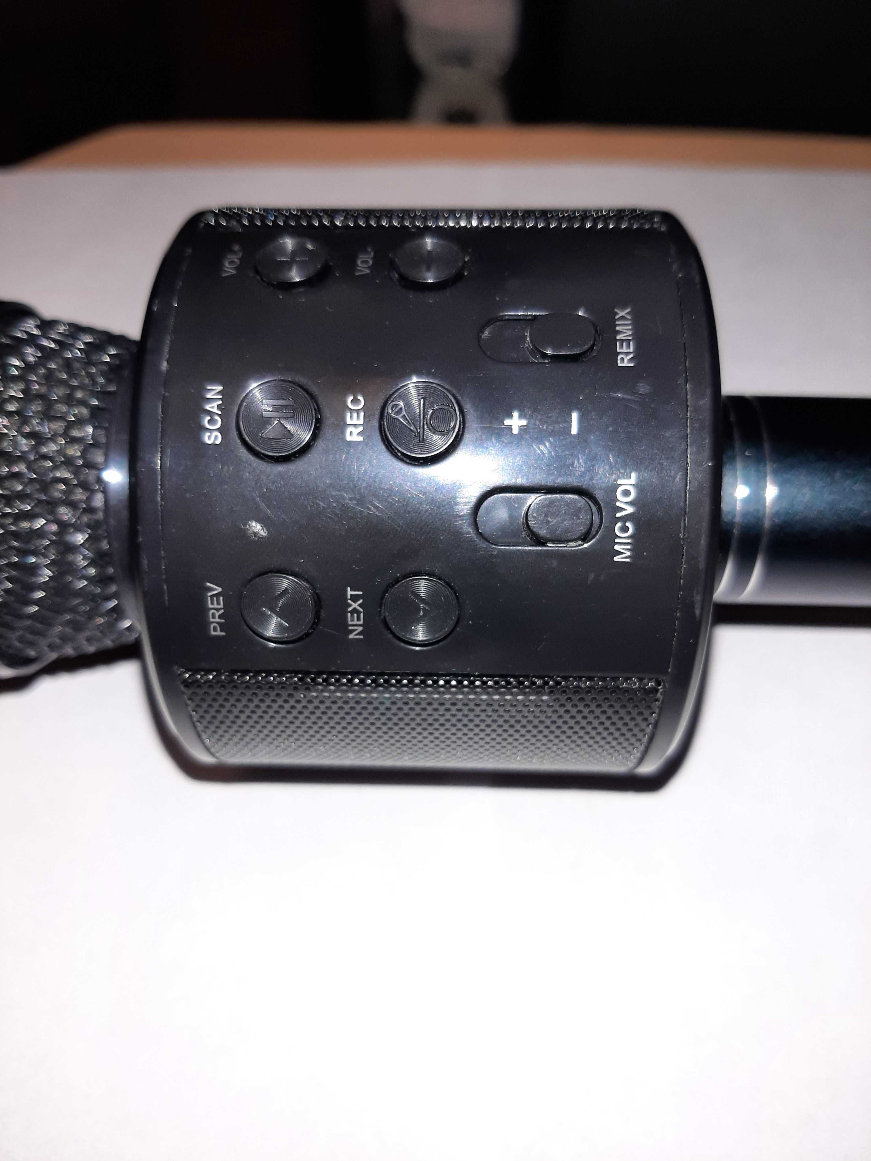 Mikrofon bezprzewodowy z karaoke wbudowany głośnik Bluetooth czarny