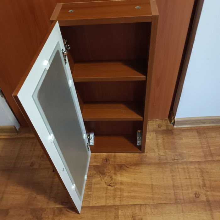 Szafka łazienkowa wisząca