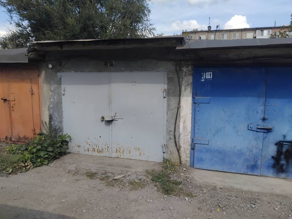 Продам гараж по мухинай возле зиркалки