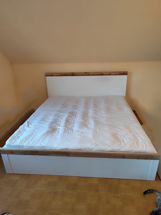 Łóżko 180x200 z stelażem i materacem
