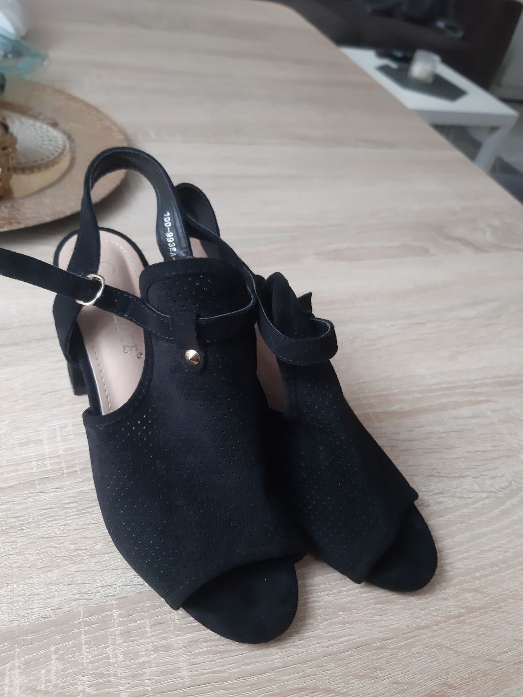 Buty damskie czarne 39 nowe bez metki