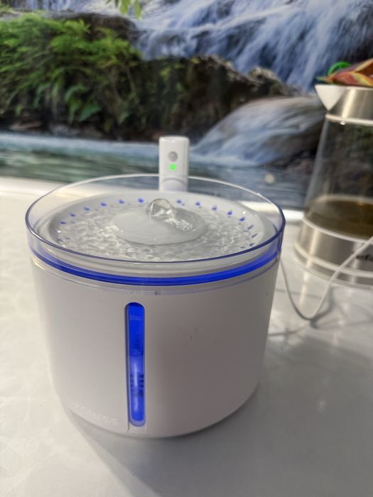 Автоматичний сенсорний поїльник для котів та собак