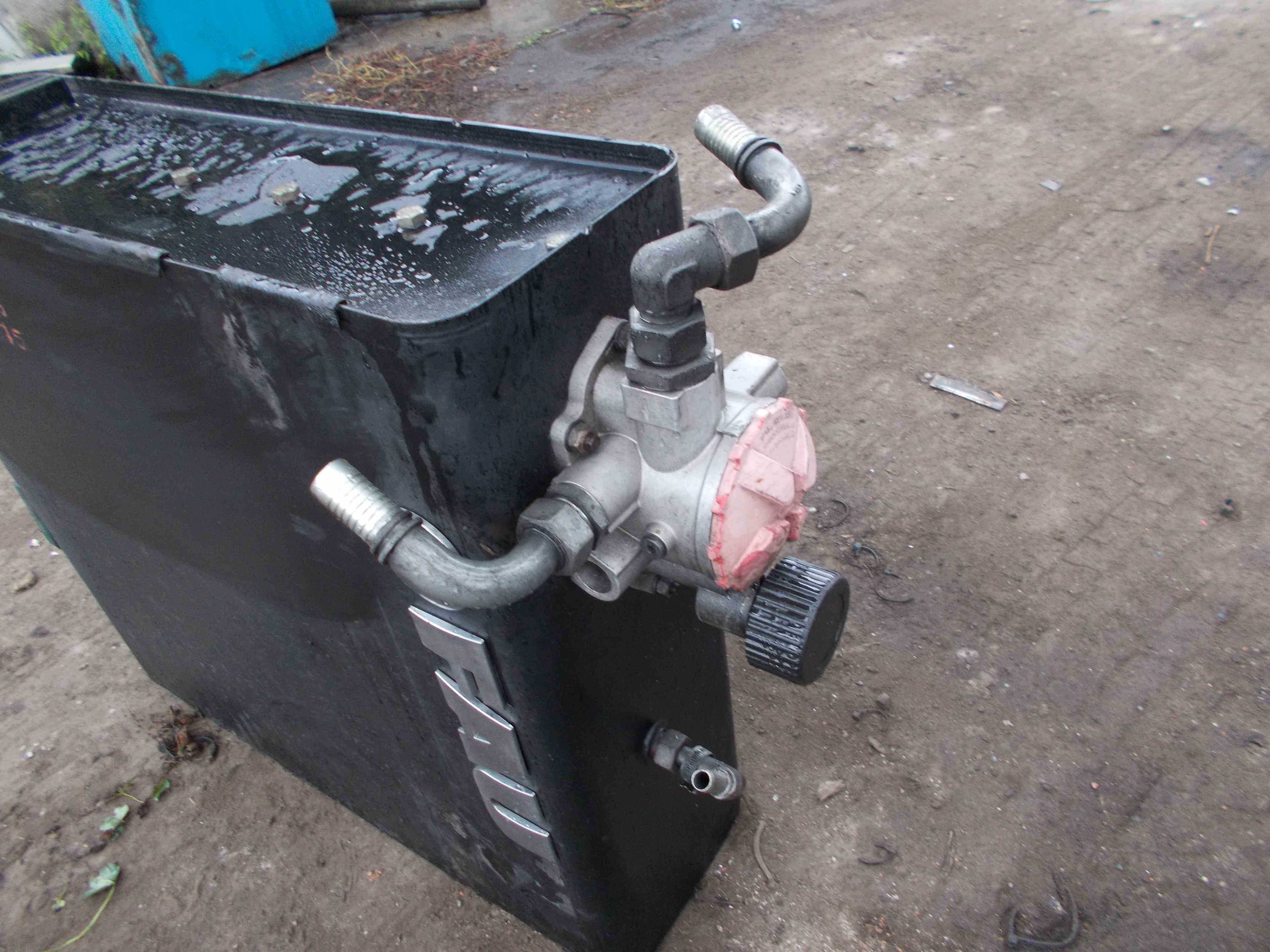 Zbiornik na olej hydrauliczny ok 150L filtr zawór spustowy