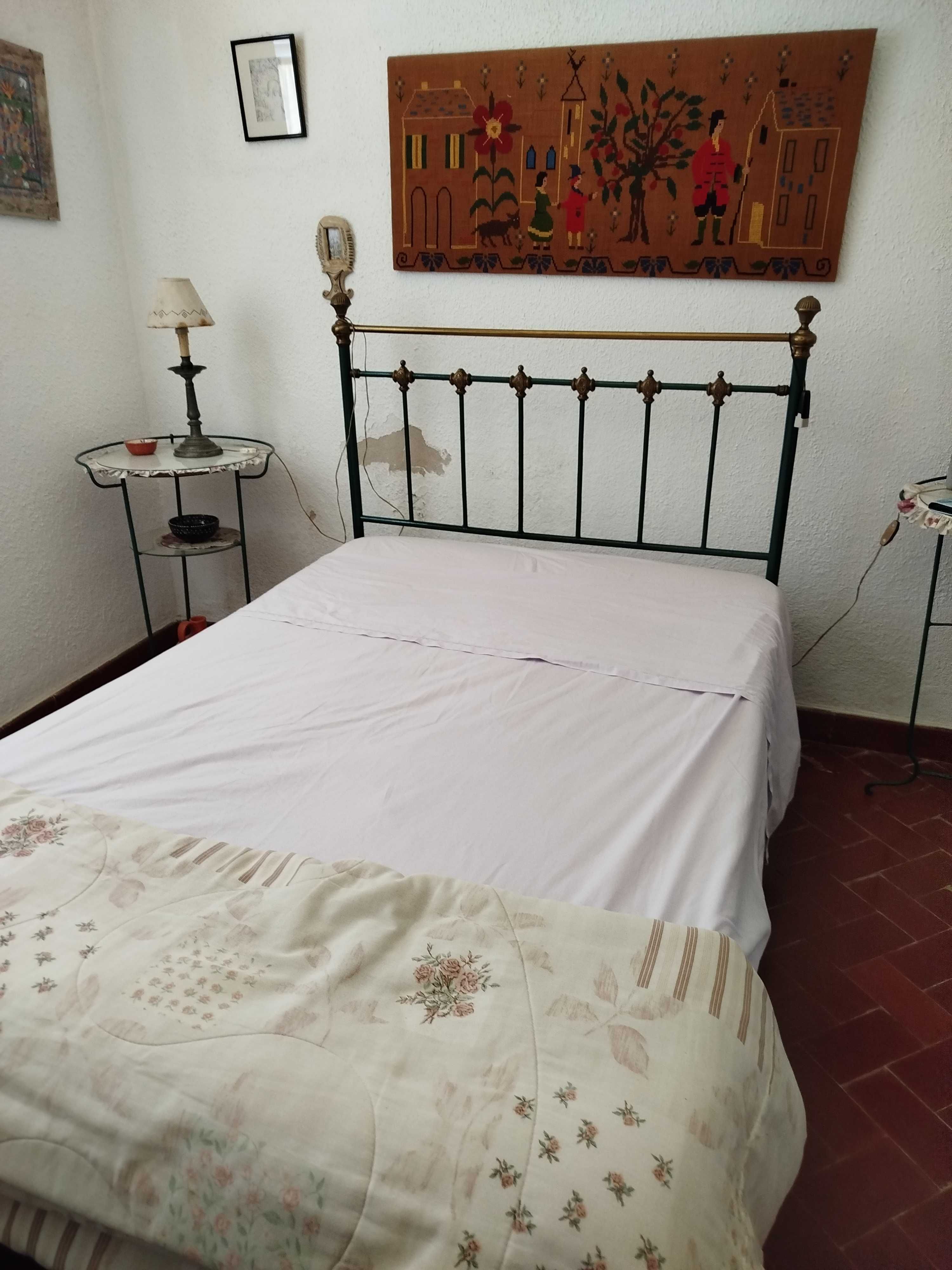Cama antiga ferro - Dourada/Verde