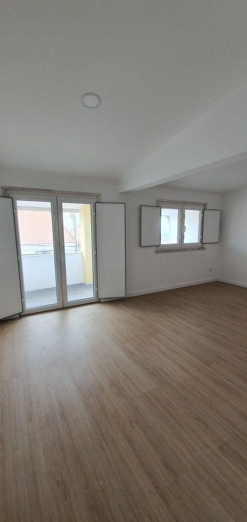 Apartamento no 2°andar com 2 quartos