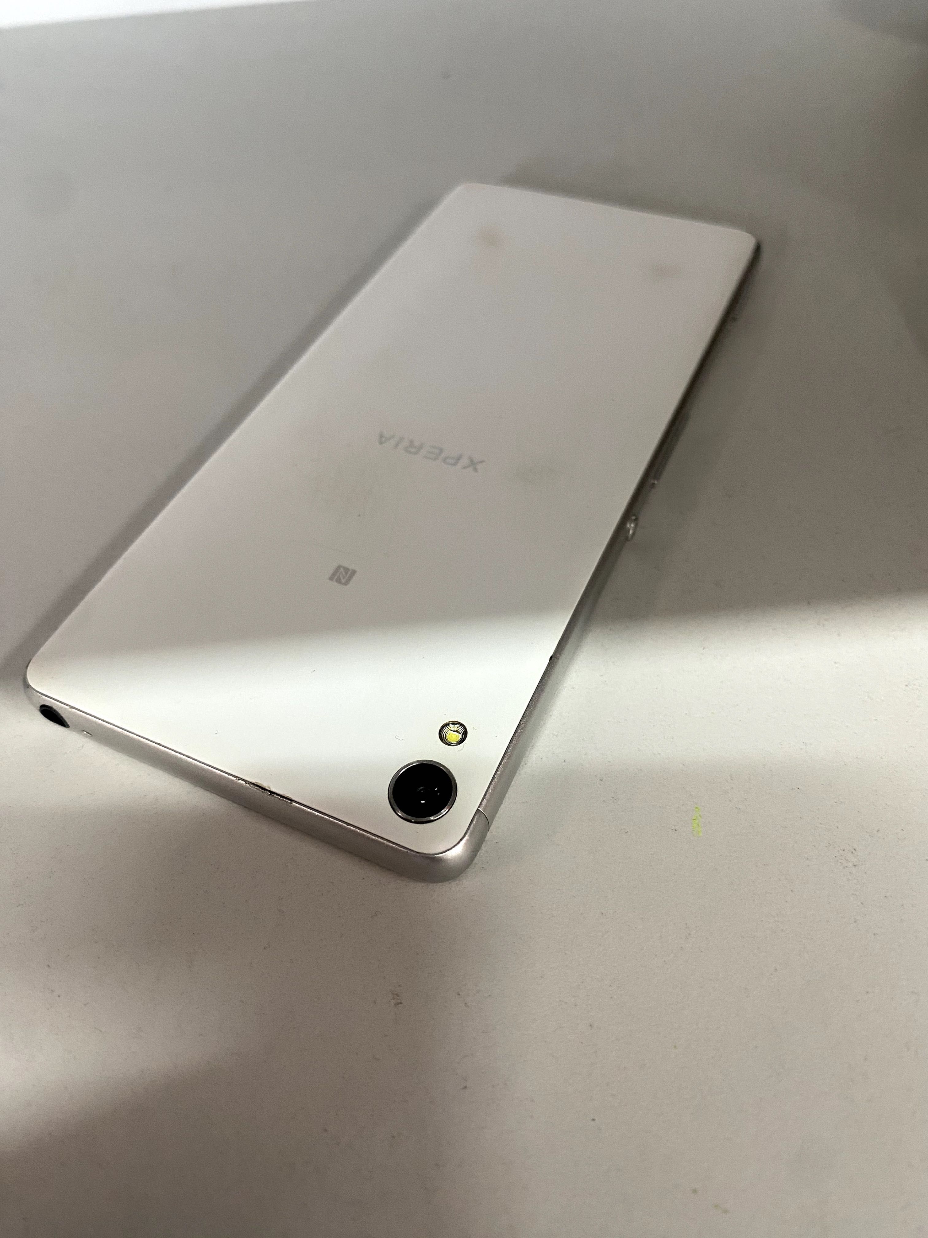 Telefon Sony Xperia XA