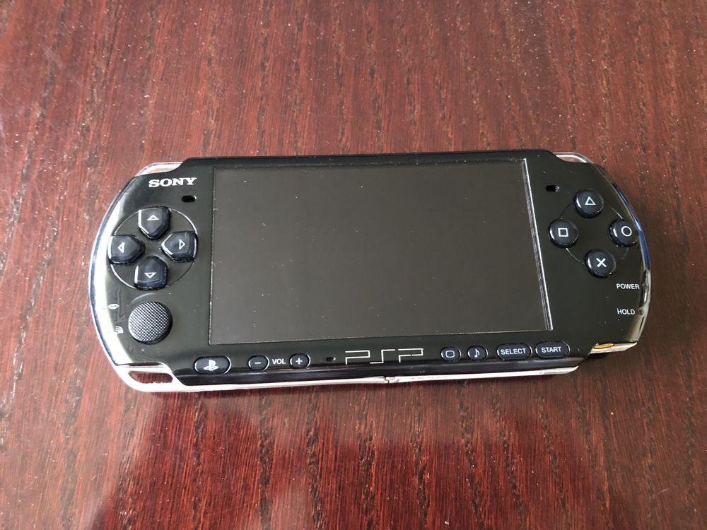 Konsola Sony PSP Slim 3004 + akcesoria