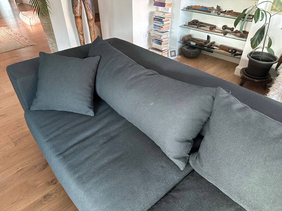 Sofa Area preto quase novo