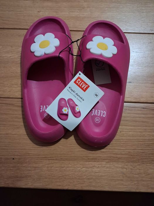 Klapki nowe  z kwiatkiem różowe 38 Cleve