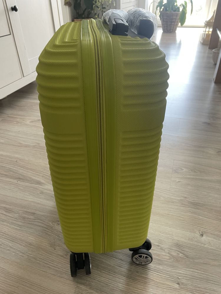 Walizka ochnik nowa z metka