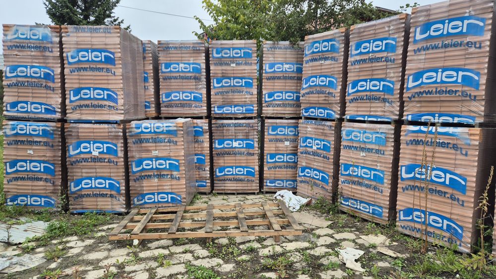 Pustaki  Leier  25 P+W