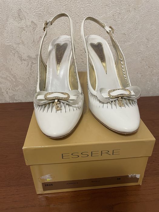 Босоніжки, ефектні і ексклюзивні,ESSERE, Італія, р.38